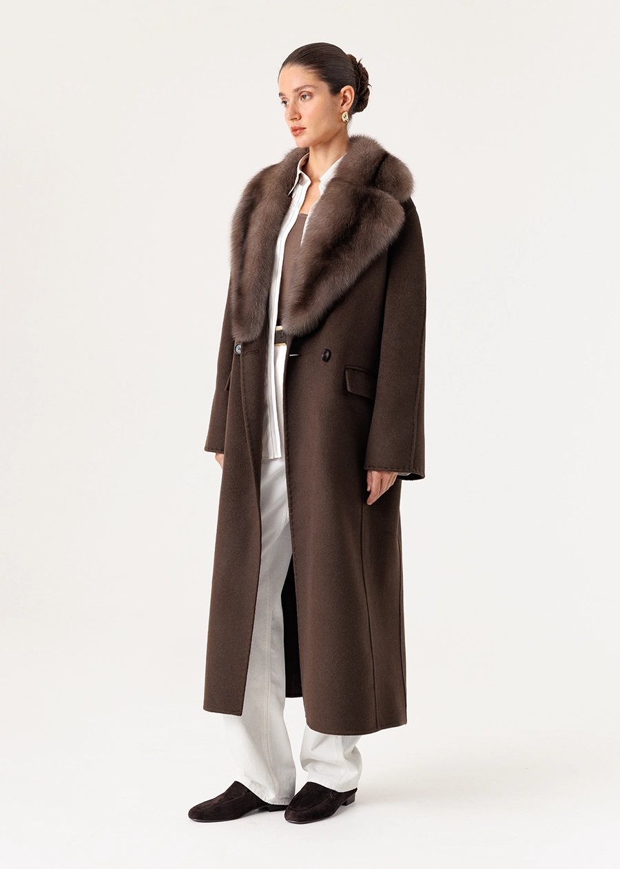 Двубортное пальто из кашемира с цельным английским воротником