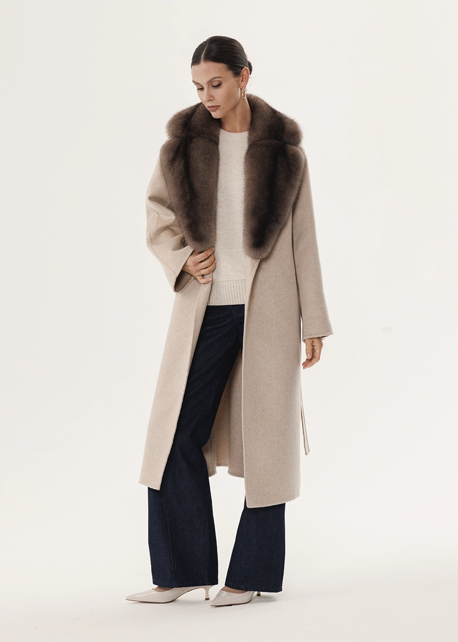 Кашемировое пальто с цельным воротником из меха соболя
