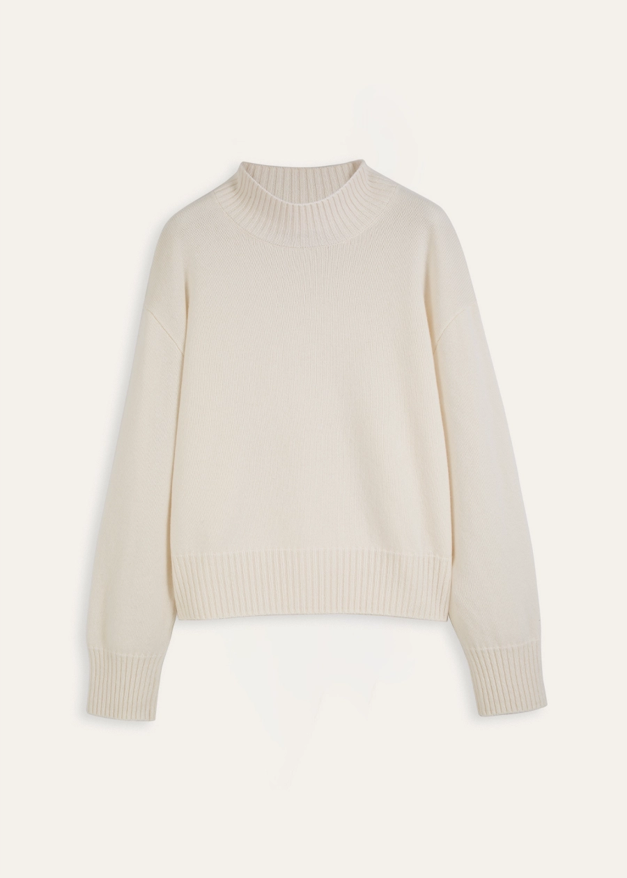 Кашемировый свитер с разрезами на рукавах в молочном оттенке